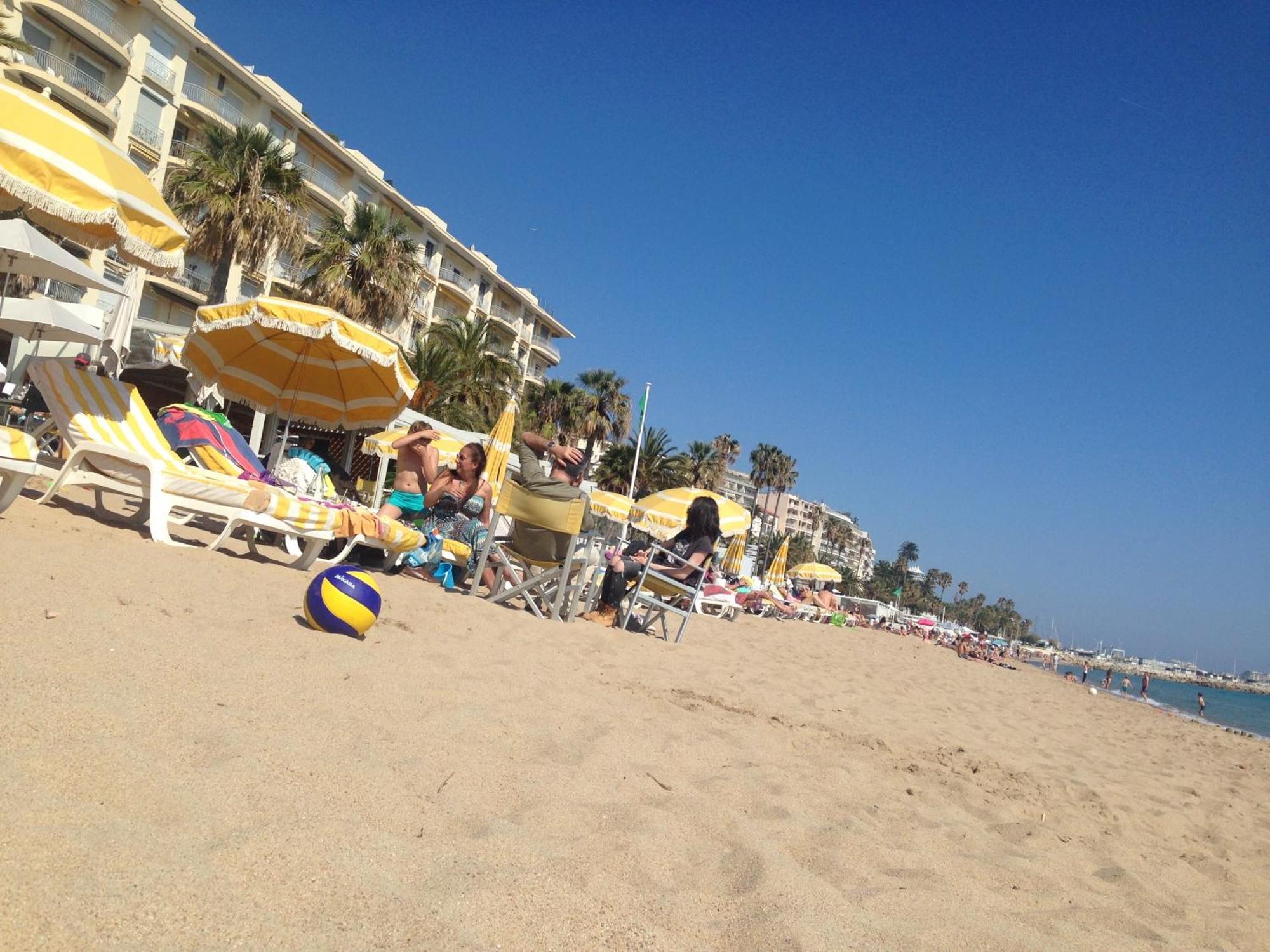 Only 60M To The Beach, 2 Bedroom Cozy Apartment, 80M2 Big Garden, Very Central Канны Экстерьер фото